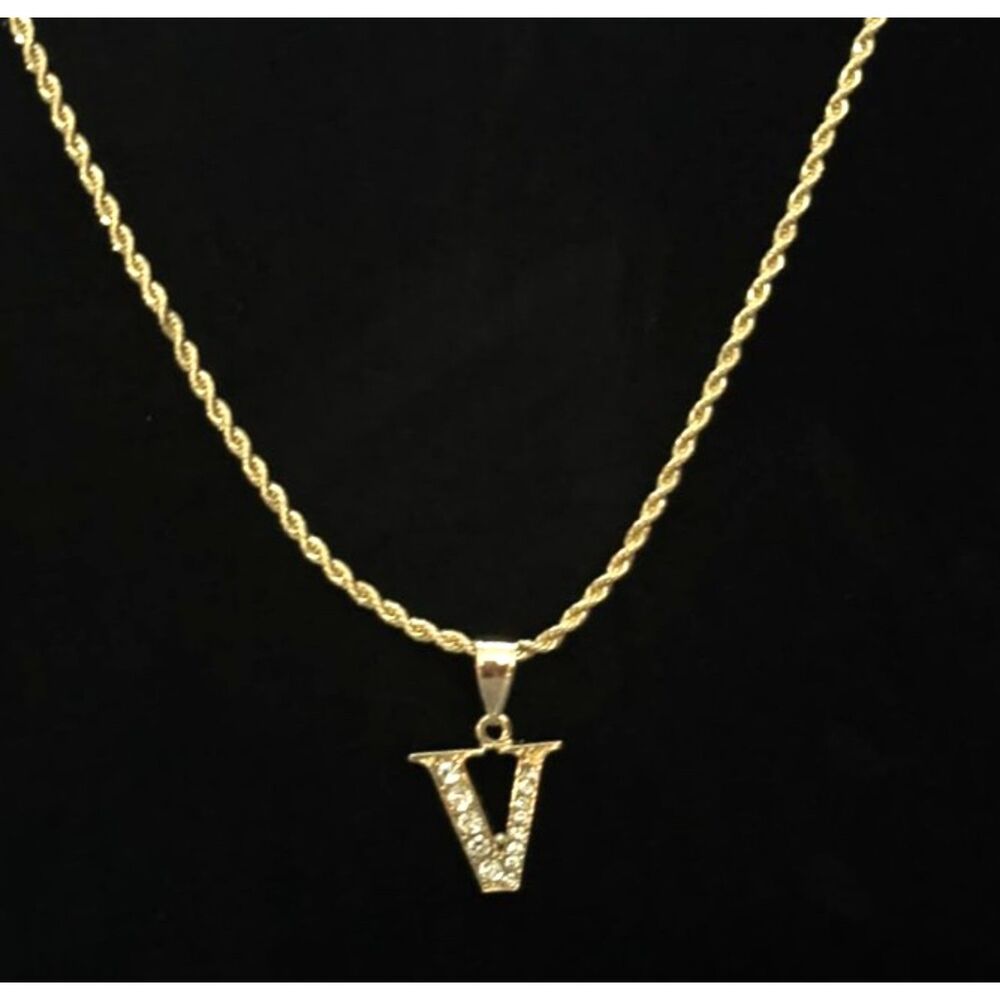 18K Gold Filled Rhinestone Letter V Initial Pendant Necklace | 18" 2.5mm